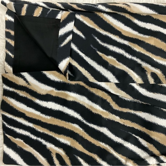 Talbots Animal Zebra Print Pencil Skirt Size 2 - Picture 3 of 3